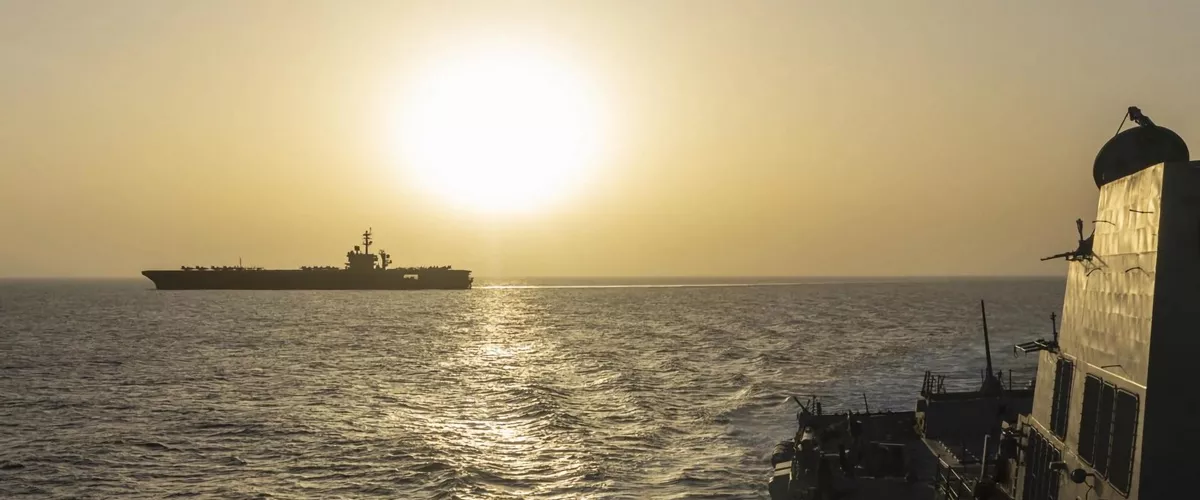 USA9948. MIAMI (ESTADOS UNIDOS), 16/04/2026.- Fotografía tomada de la cuenta oficial en X del Comando Central de Estados Unidos @CENTCOM donde se muestra el buque USS Abraham Lincoln (CVN 72) transitando por el mar Arábigo. El Comando Central afirmó que las Fuerzas Armadas estadounidenses "no están bloqueando el estrecho de Ormuz", sino solo los barcos que salen o se dirigen a Irán, con al menos 14 buques desviados en los últimos tres días. EFE/ @CENTCOM /SOLO USO EDITORIAL/NO VENTAS/SOLO DISPONIBLE PARA ILUSTRAR LA NOTICIA QUE ACOMPAÑA (CRÉDITO OBLIGATORIO)
