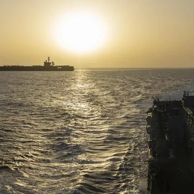 USA9948. MIAMI (ESTADOS UNIDOS), 16/04/2026.- Fotografía tomada de la cuenta oficial en X del Comando Central de Estados Unidos @CENTCOM donde se muestra el buque USS Abraham Lincoln (CVN 72) transitando por el mar Arábigo. El Comando Central afirmó que las Fuerzas Armadas estadounidenses "no están bloqueando el estrecho de Ormuz", sino solo los barcos que salen o se dirigen a Irán, con al menos 14 buques desviados en los últimos tres días. EFE/ @CENTCOM /SOLO USO EDITORIAL/NO VENTAS/SOLO DISPONIBLE PARA ILUSTRAR LA NOTICIA QUE ACOMPAÑA (CRÉDITO OBLIGATORIO)
