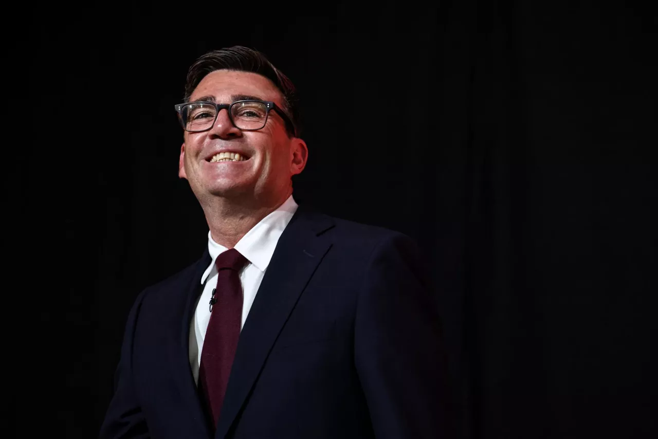 London (United Kingdom), 17/07/2026.- Andy Burnham smiles after being confirmed as the Labour Party's new leader and the country's next prime minister during 'Labour’s Special Conference' in central London, Britain, 17 July 2026. Burnham is expected to offcially become Britain's prime minister on 20 July 2026. (Reino Unido, Londres) EFE/EPA/HENRY NICHOLLS / POOL
