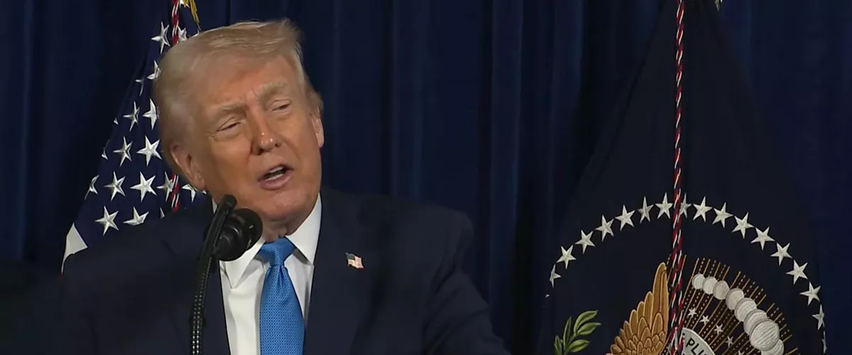 AME1744. PALM BEACH (ESTADOS UNIDOS), 03/01/2026.- Captura de video tomada de una transmisión de La Casa Blanca del presidente de Estados Unidos, Donald Trump, durante una declaración este sábado, desde Palm Beach (FL, EE.UU.). EFE/ La Casa Blanca /SOLO USO EDITORIAL/ SOLO DISPONIBLE PARA ILUSTRAR LA NOTICIA QUE ACOMPAÑA (CRÉDITO OBLIGATORIO)
