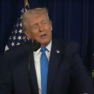 AME1744. PALM BEACH (ESTADOS UNIDOS), 03/01/2026.- Captura de video tomada de una transmisión de La Casa Blanca del presidente de Estados Unidos, Donald Trump, durante una declaración este sábado, desde Palm Beach (FL, EE.UU.). EFE/ La Casa Blanca /SOLO USO EDITORIAL/ SOLO DISPONIBLE PARA ILUSTRAR LA NOTICIA QUE ACOMPAÑA (CRÉDITO OBLIGATORIO)
