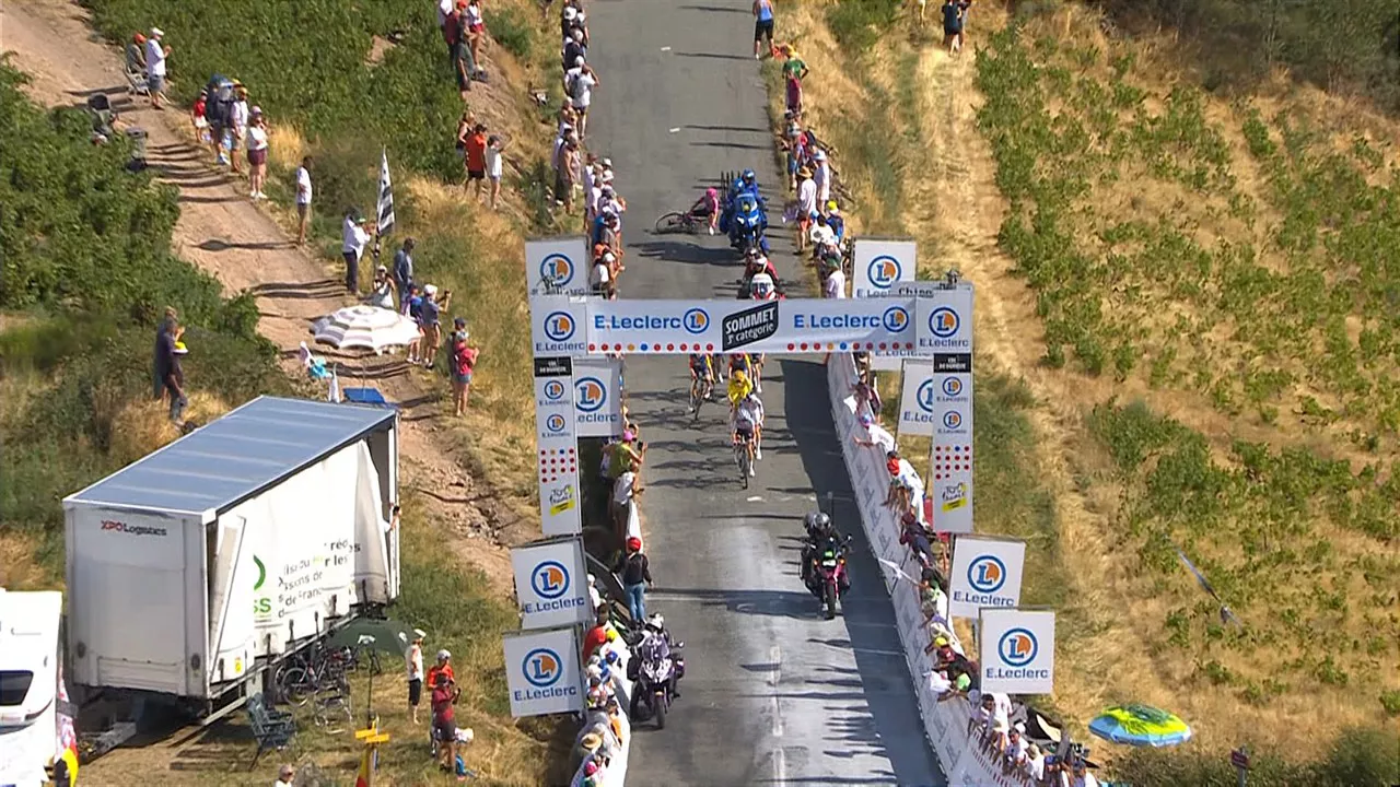 caida-Noemi-Ruegg-choque-moto-5-etapa-Tour-Francia