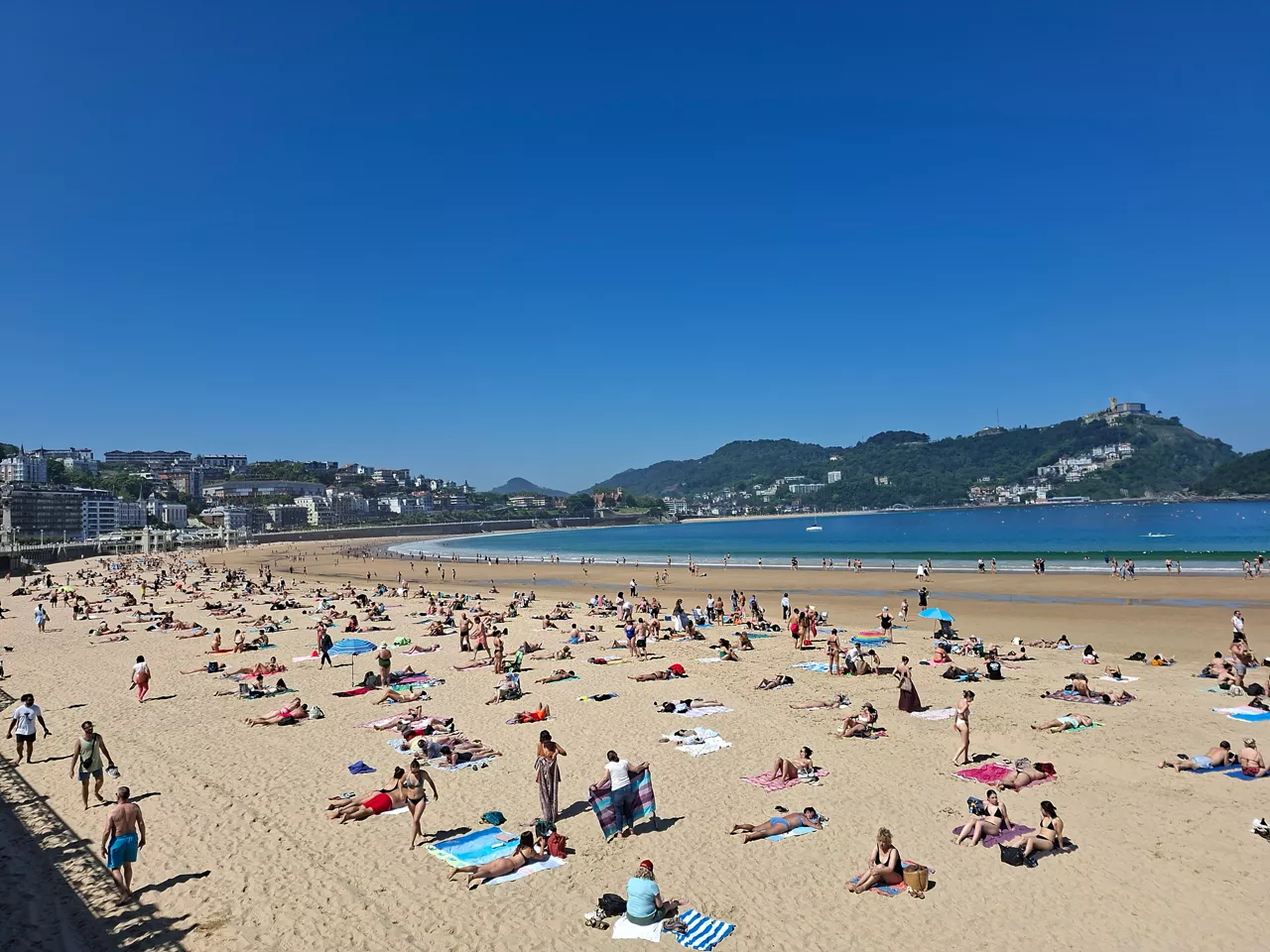 Decretan el aviso amarillo por altas temperaturas para hoy y mañana en Bizkaia y Gipuzkoa