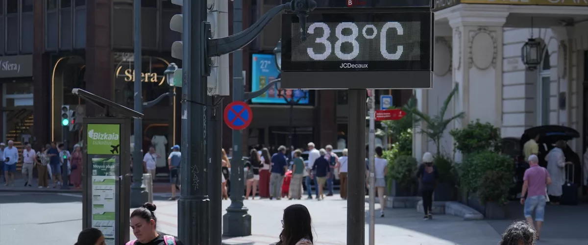 (Foto de ARCHIVO)

Un termómetro en la calle marca la temperatura, a 28 de mayo de 2026, en Bilbao, Vizcaya, País Vasco (España). La Agencia Vasca de Meteorología, Euskalmet, ha previsto para la jornada de hoy en Euskadi temperaturas rondando los 28-30 grados en puntos de costa, pero más cercanas a los 34-35 grados en el interior.



H.Bilbao / Europa Press

28/5/2026