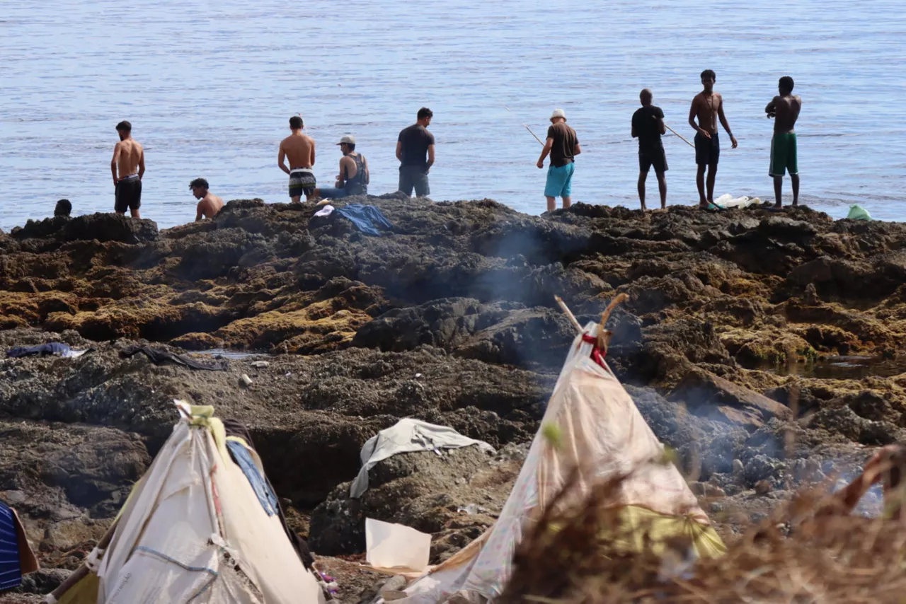 ceuta migrantes playa trampolin