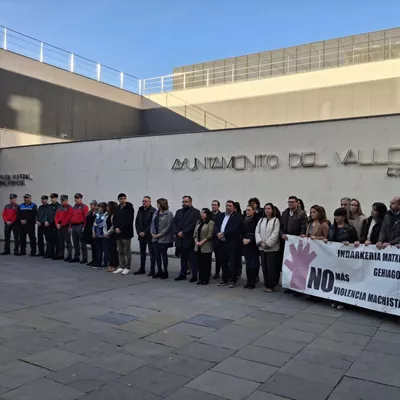 Concentración en protesta por el asesinato de una mujer en Sarriguren.



EUROPA PRESS

21/2/2026