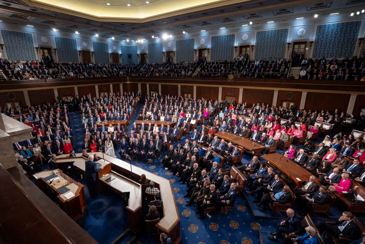 WASHINGTON (United States), 05/03/2025.- US President Donald Trump addresses a joint session of the United States Congress in the House Chamber of the US Capitol in Washington, DC, USA, 04 March 2025. (Estados Unidos) EFE/EPA/JIM LO SCALZO
