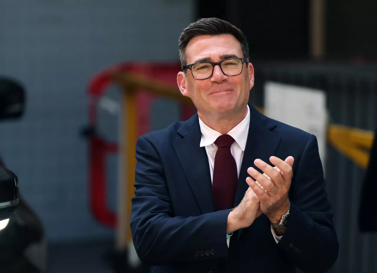 London (United Kingdom), 17/07/2026.- Incoming British Prime Minister Andy Burnham departs a 'Special Labour Party Conference' after being announed Labour Party leader in London, Britain, 17 July 2026. Burnham will become British Prime Minister 20 July. (Reino Unido, Londres) EFE/EPA/ANDY RAIN
