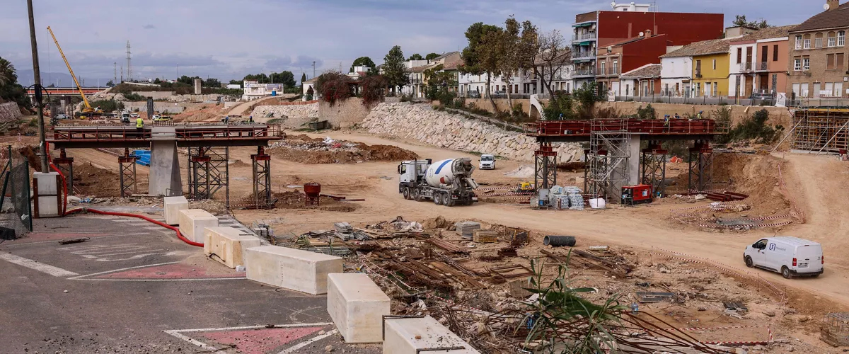 (Foto de ARCHIVO)

Vistas de la reconstrucción de Picanya un año después de la tragedia de la dana, a 14 de noviembre de 2025, en Picanya, Valencia, Comunidad Valenciana (España). Reapertura de la Plaza de España y el entorno del Mercado, una actuación financiada inicialmente con fondos del Plan de Recuperación.



Rober Solsona / Europa Press

14/11/2025
