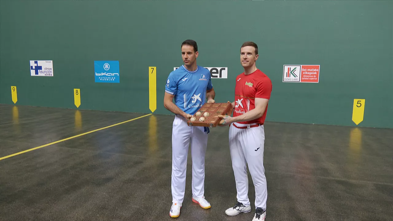 Dario eta Artola finaleko material aukeraketan, Nafarroa Arenan