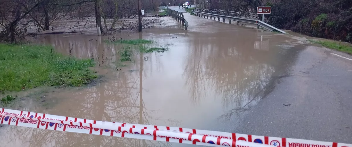 Crecida río Ega en Arbeiza (Navarra) Ega ibaiak gainezka egin du Arbeizan
uholdeak