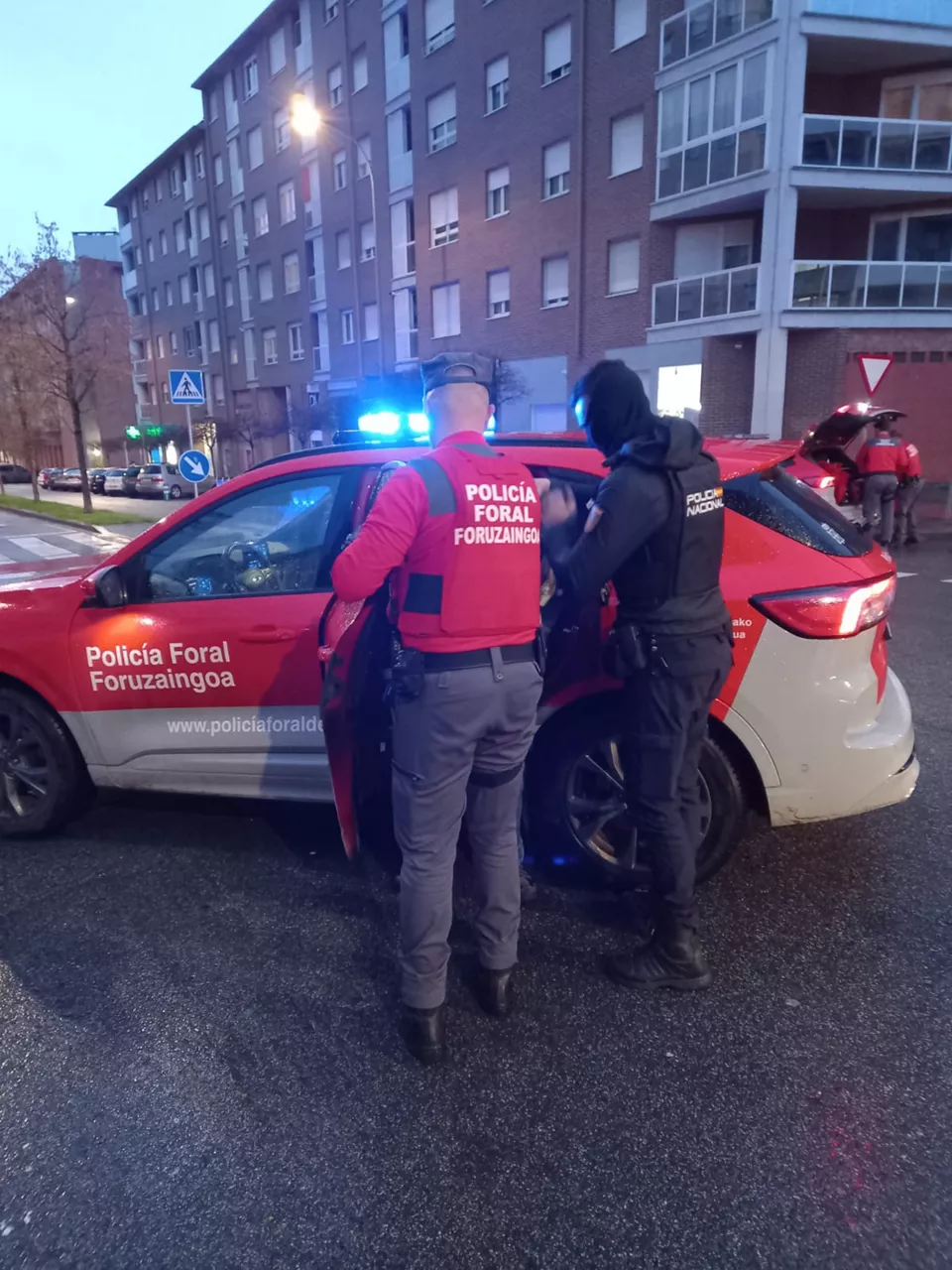 detencion-rochapea-pamplona-foto-policia-fora