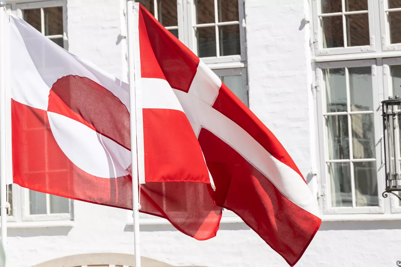 (Foto de ARCHIVO)

April 27, 2025, Kongens Lyngby, Denmark: The Greenlandic and Danish flags fly during a joint doorstep withÂ Prime MinisterÂ Mette Frederiksen and Prime Minister of Greenland Jens-Frederik Nielsen at Marienborg. Jens-Frederik Nielsen visits on 26 to 28 April and on Monday 28 April, HM King Frederik will travel to Greenland in the company of Jens-Frederik Nielsen.



Europa Press/Contacto/Kristian Tuxen Ladegaard Ber

27/4/2025