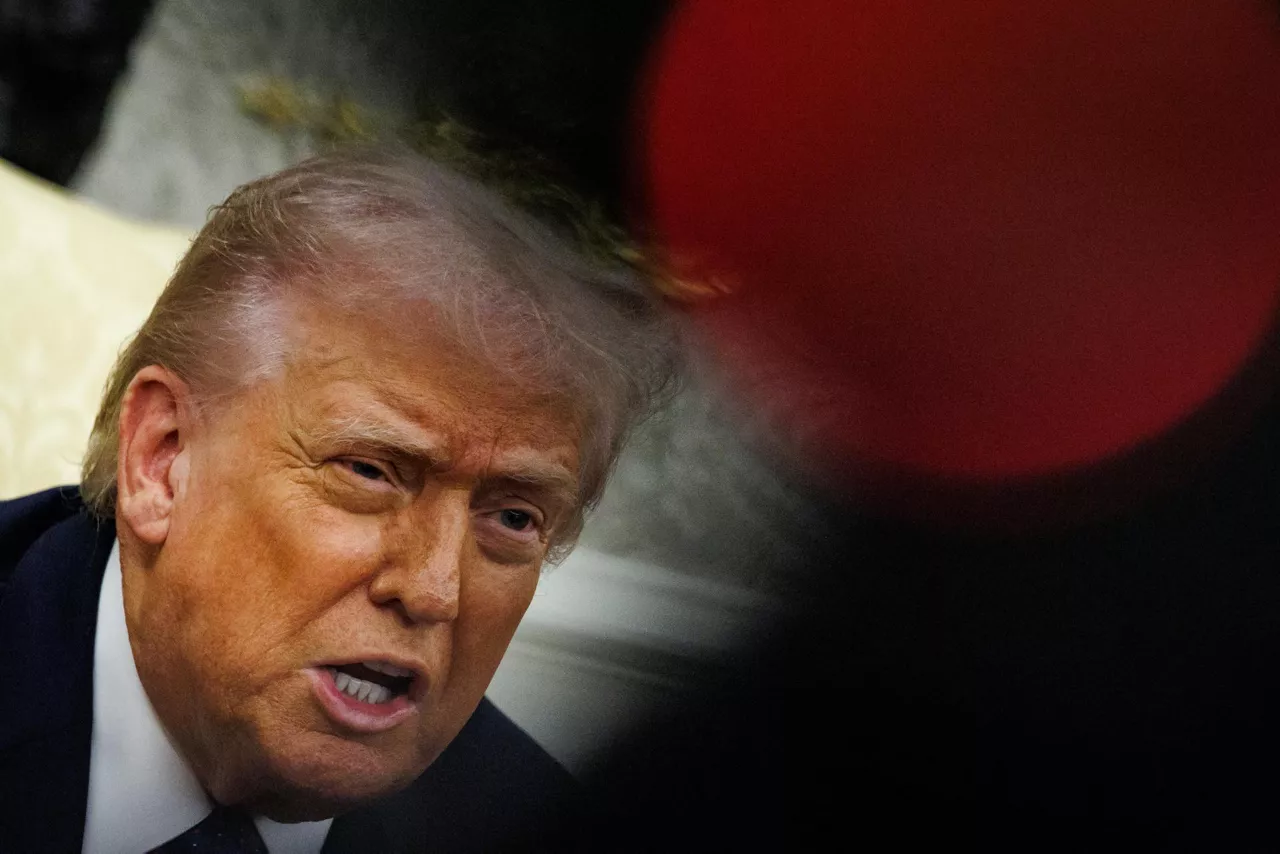 Washington, DC (USA), 03/03/2026.- US President Donald Trump holds a bilateral meeting with German Chancellor Friedrich Merz (not pictured) in the Oval Office at the White House in Washington, DC, USA, 03 March 2026. (Alemania) EFE/EPA/SAMUEL CORUM / POOL
