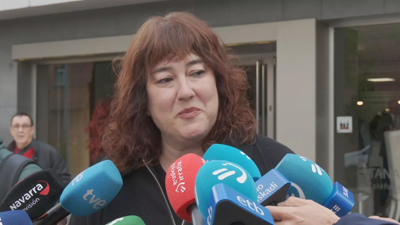 Eba Blanco EAko idazkaria nagusia Carlos Garaikoetxea lehendakariaren hil-kaperan