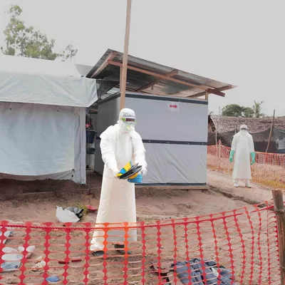 BULAPE, 19/05/2026.- Imagen del centro de tratamiento del ébola en Bulape, provincia de Kasaï, República Democrática del Congo, el 19 de octubre de 2025. Al menos 131 muertes sospechosas y 513 casos también sospechosos de ébola se han registrado por el brote de ébola en el este de la República Democrática del Congo (RDC), informó el ministro congoleño de Salud, Samuel Roger Kamba, después de que el Gobierno cifrara previamente en 116 ese número de fallecidos. EFE/ Moïse Badimu/© Unicef - SOLO USO EDITORIAL/SOLO DISPONIBLE PARA ILUSTRAR LA NOTICIA QUE ACOMPAÑA (CRÉDITO OBLIGATORIO) -
