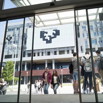 (Foto de ARCHIVO)

Leioa 13-05-2019 Estudiantes en el Campus de Biakaia de UPV/EHU ©MITXI



REMITIDA / HANDOUT por MITXI MITXIFOTOGRAFO@GMAIL.COM

Fotografía remitida a medios de comunicación exclusivamente para ilustrar la noticia a la que hace referencia la imagen, y citando la procedencia de la imagen en la firma

13/5/2019