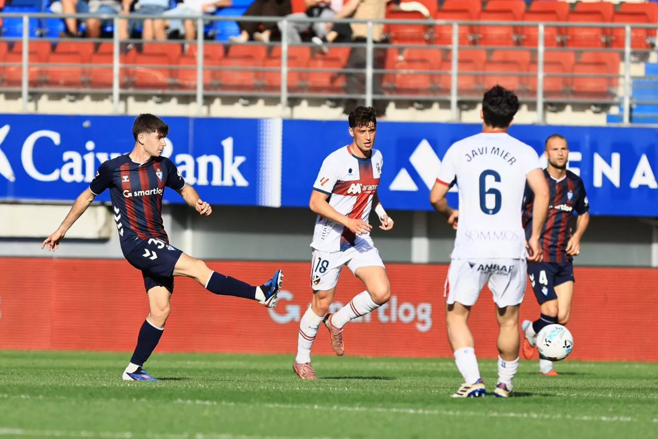 Partido Eibar vs. Huesca de la Liga Hypermotion
