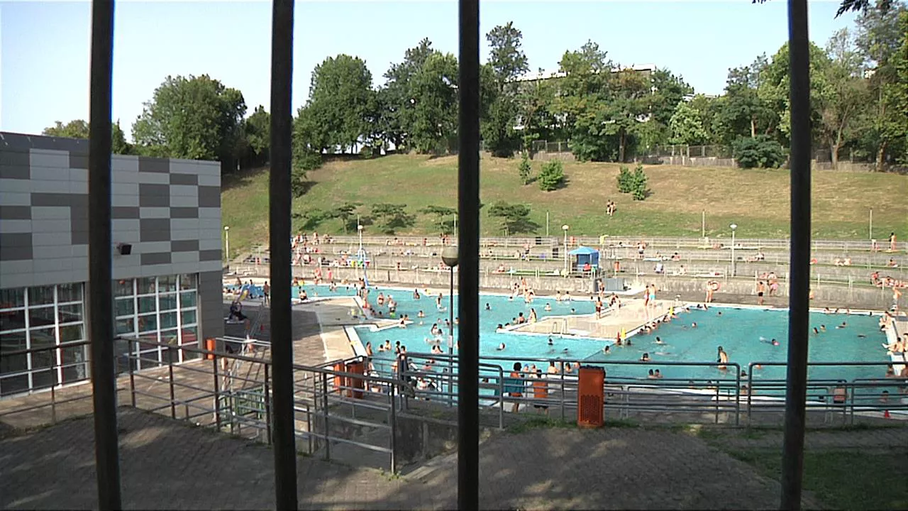 Swimming pools in the Rekalde district of Bilbao. Image: EITB
