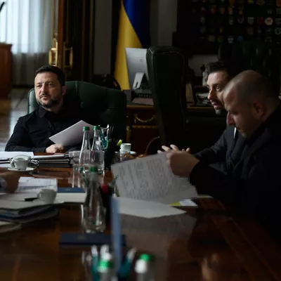 Los emisarios de la Casa Blanca, Steve Witkoff y Jared Kushner, con Zelenski en Kiev