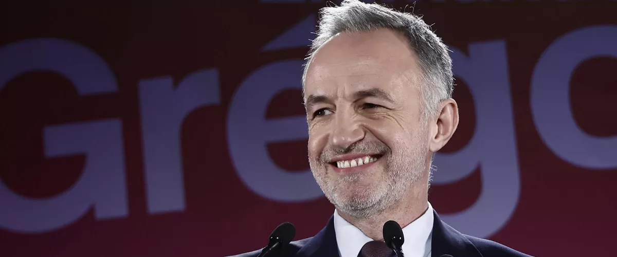 Paris (France), 15/03/2026.- Emmanuel Gregoire, candidate for the Socialist Party (PS) and the left-wing coalition in the 2026 Paris municipal elections, makes his speech following the announcement of the preliminary results from the first round of the French municipal elections in Paris, France, 15 March 2026. The second round of the municipal elections will be held on 22 March 2026. (Elecciones, Francia) EFE/EPA/CHRISTOPHE PETIT TESSON
