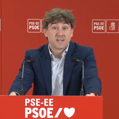 El secretario general del PSE-EE Eneko Andueza ha reflexionado sobre la salida de prisión de lunes a viernes, tras el régimen de semilibertad concedido por el Gobierno Vasco, del exjefe de ETA Garikoitz Aspiazu 'Txeroki'.

