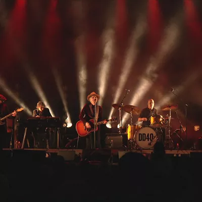 Mikel Erentxun celebra el aniversario de Duncan Dhu en el festival Miramar Gauak
