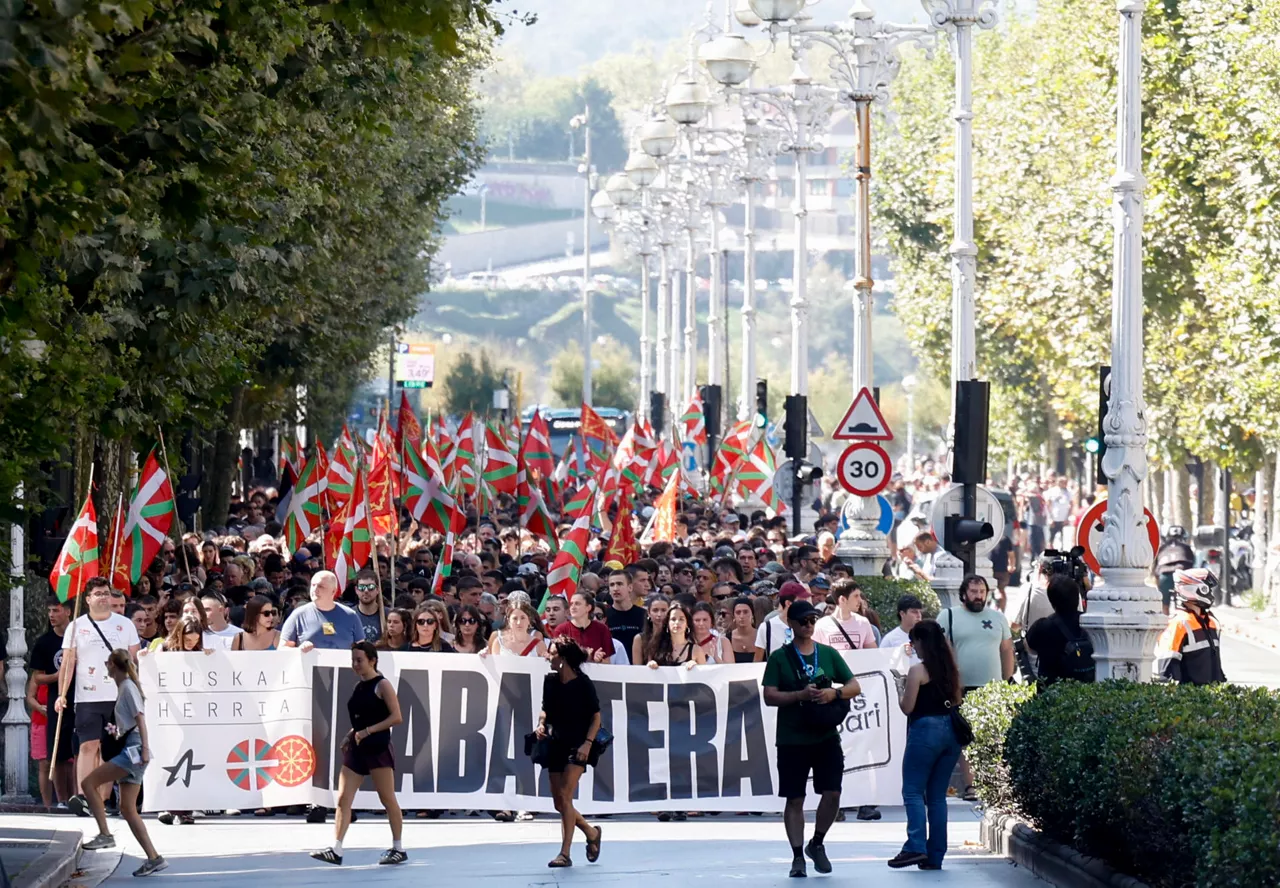 ernai-manifestazio-antifaxista-donostia