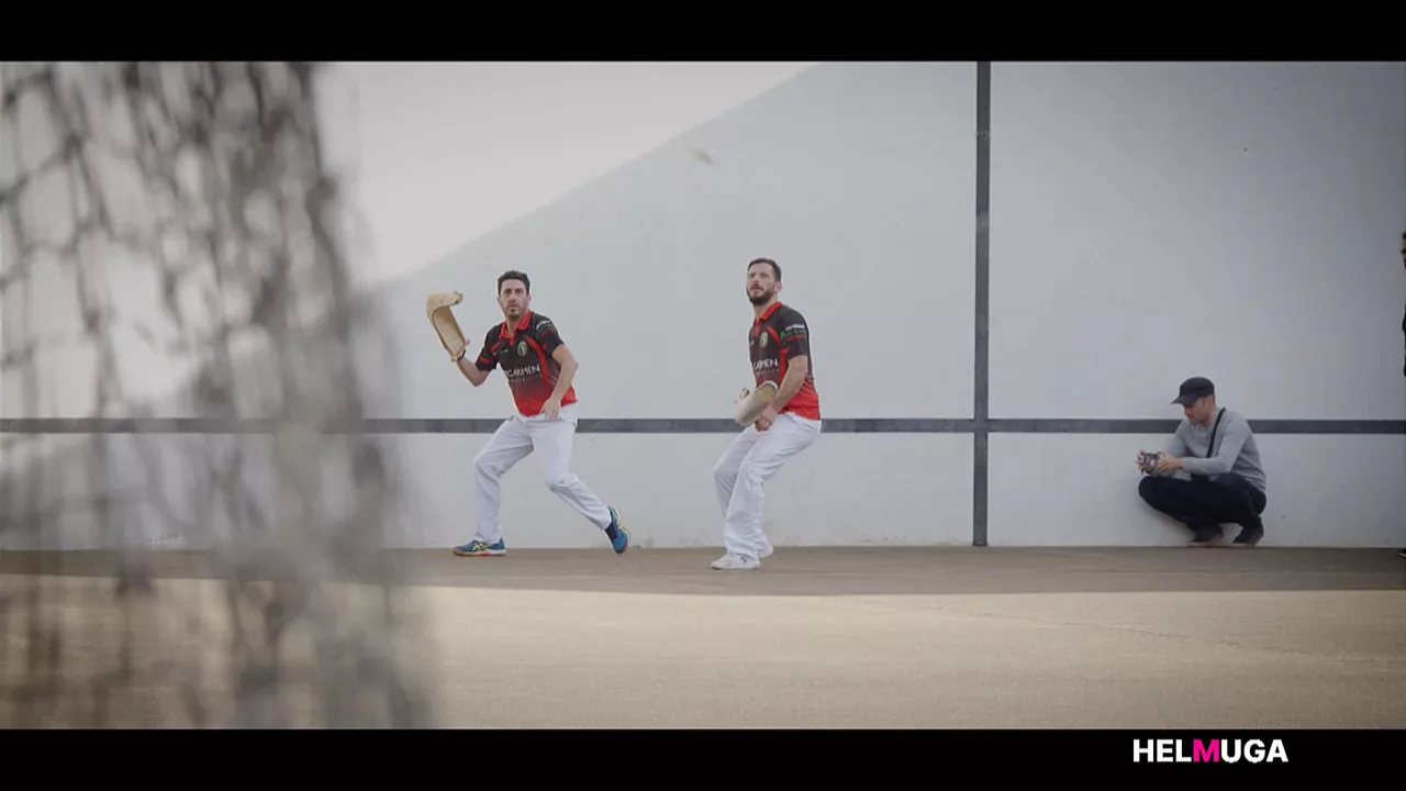 Erreboteari buruzko erreportajea, Helmugan