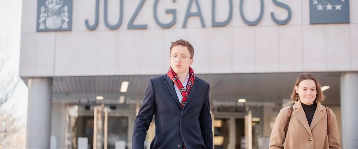 (Foto de ARCHIVO)

El ex portavoz de Sumar en el Congreso Iñigo Errejón sale de declarar en los juzgados de Plaza de Castilla, junto a su abogada, a 16 de enero de 2025, en Madrid (España). El juez que investiga al exportavoz parlamentario de Sumar Íñigo Errejón por un presunto delito de agresión sexual le toma declaración como investigado, y a la actriz Elisa Mouliaá como denunciante. Los hechos denunciados por Mouliaá fueron en septiembre de 2021.



Mateo Lanzuela / Europa Press

16/1/2025
