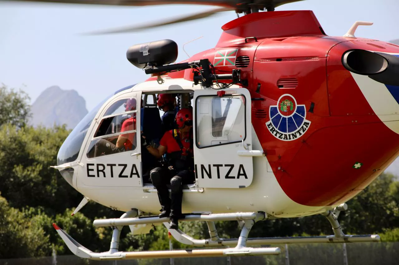 Erreskatea helikopteroa Ertzaintza