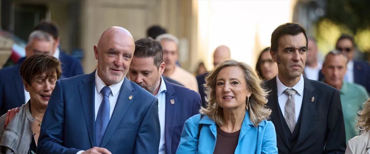 (Foto de ARCHIVO)

El portavoz de UPN, Javier Esparza (i), y la presidenta de UPN, Cristina Ibarrola (d), durante el debate sobre el Estado de la Comunidad, en el Parlamento de Navarra, a 24 de septiembre de 2026, en Pamplona, Navarra (España). El pleno del Parlamento de Navarra celebra este jueves y el viernes, 24 y 25 de septiembre, el último Debate sobre el Estado de la Comunidad foral correspondiente a la XI Legislatura.



Eduardo Sanz / Europa Press

24/9/2026