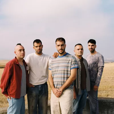 MADRID, 24/04/2026.- Aunque recelan de la etiqueta de su oficina como "el grupo más exitoso en lengua vasca de la última década", ETS (o lo que es lo mismo, el grupo En Tol Sarmiento) es consciente de que este sábado protagonizarán "un hito" tras vender con un año de antelación el formato completo del Movistar Arena de Madrid con el euskera por bandera. EFE/ ETS (En Tol Sarmiento) // SOLO USO EDITORIAL/SOLO DISPONIBLE PARA ILUSTRAR LA NOTICIA QUE ACOMPAÑA (CRÉDITO OBLIGATORIO)
