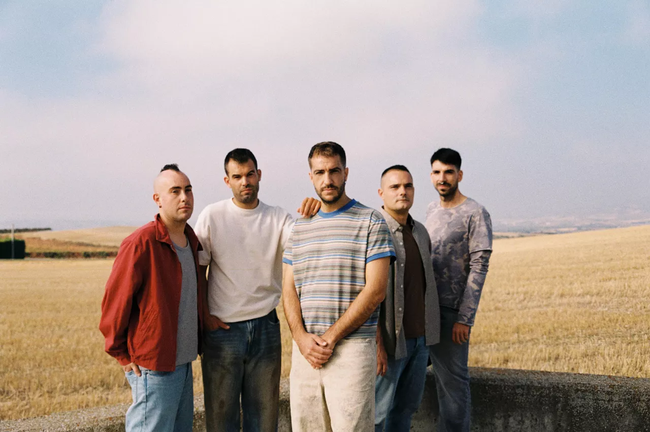 MADRID, 24/04/2026.- Aunque recelan de la etiqueta de su oficina como "el grupo más exitoso en lengua vasca de la última década", ETS (o lo que es lo mismo, el grupo En Tol Sarmiento) es consciente de que este sábado protagonizarán "un hito" tras vender con un año de antelación el formato completo del Movistar Arena de Madrid con el euskera por bandera. EFE/ ETS (En Tol Sarmiento) // SOLO USO EDITORIAL/SOLO DISPONIBLE PARA ILUSTRAR LA NOTICIA QUE ACOMPAÑA (CRÉDITO OBLIGATORIO)
