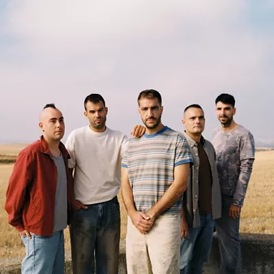 MADRID, 24/04/2026.- Aunque recelan de la etiqueta de su oficina como "el grupo más exitoso en lengua vasca de la última década", ETS (o lo que es lo mismo, el grupo En Tol Sarmiento) es consciente de que este sábado protagonizarán "un hito" tras vender con un año de antelación el formato completo del Movistar Arena de Madrid con el euskera por bandera. EFE/ ETS (En Tol Sarmiento) // SOLO USO EDITORIAL/SOLO DISPONIBLE PARA ILUSTRAR LA NOTICIA QUE ACOMPAÑA (CRÉDITO OBLIGATORIO)
