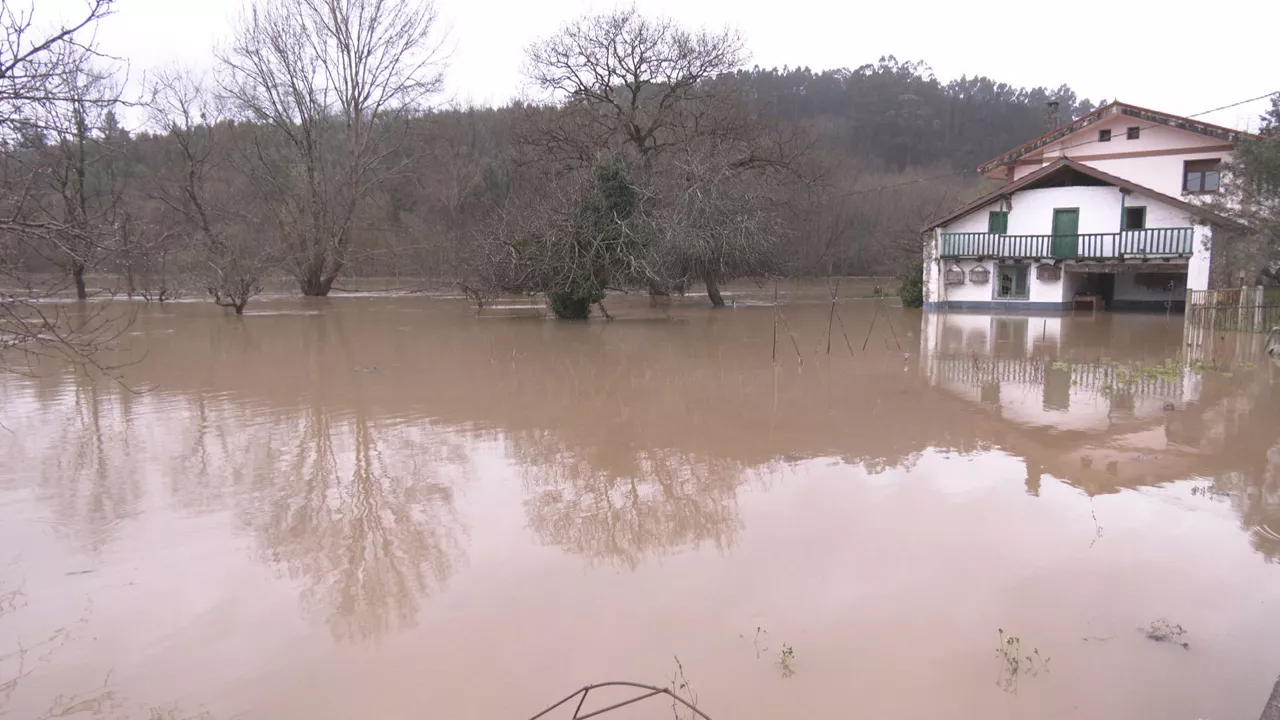 Ibaiak gainezka egin du Butroe ibaiaren arroan