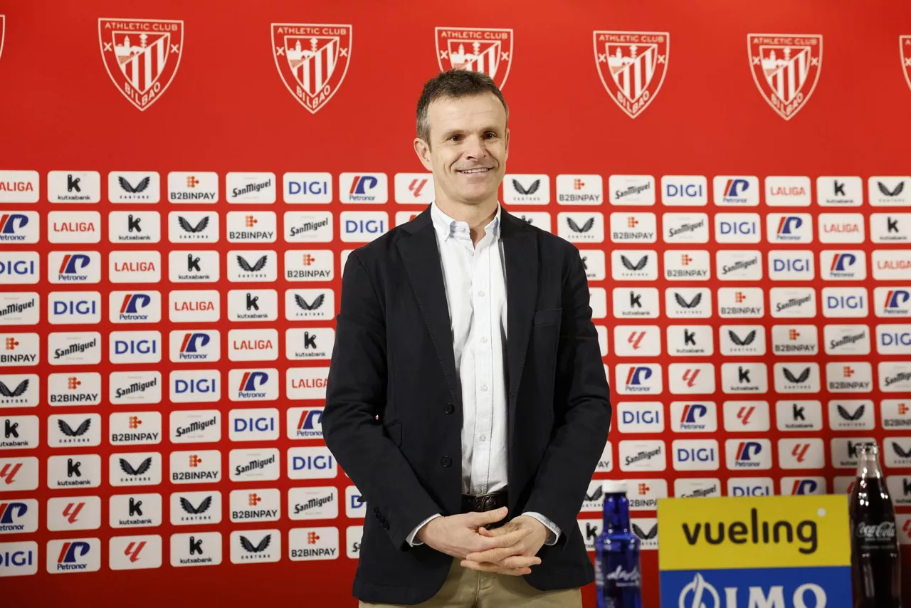 BILBAO, 24/03/2026.- El presidente del Athletic Club de Bilbao, Jon Uriarte, ha ofrcio este martes una rueda de prensa para informar sobre el acoso y las amenazas en su domicilio que ha denunciado y sobre el anuncio de Ernesto Valverde de que dejará de ser el entrenador del equipo al finalizar la presente temporada. EFE/ Miguel Toña
