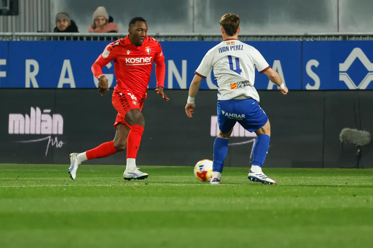 SHERALDO BECKER OSASUNAKO JOKALARIA EBRO TALDEAREN AURKA, ERREGE KOPAN.