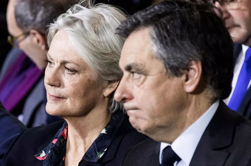 François Fillon eta Penelope emaztea EFE