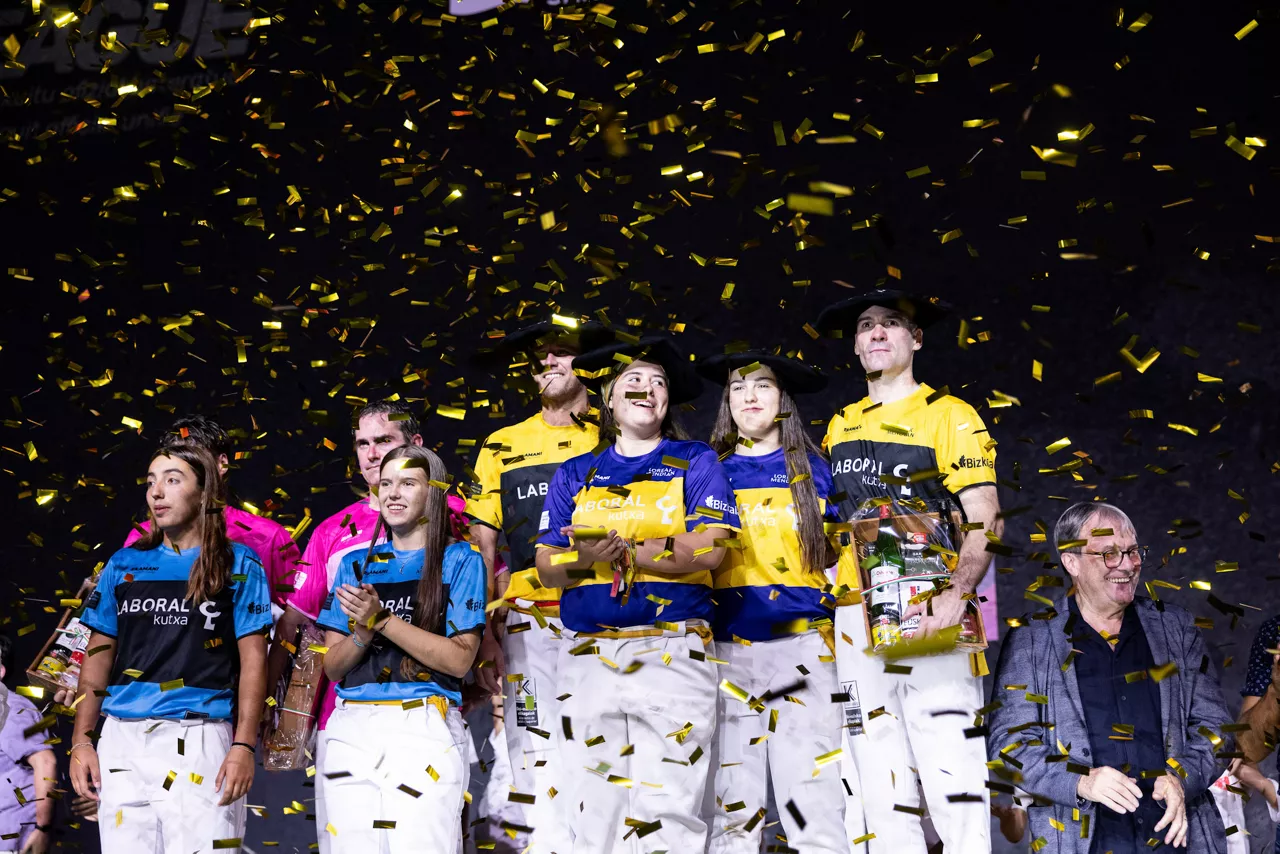Jai Alai Ligako finaletako podiuma