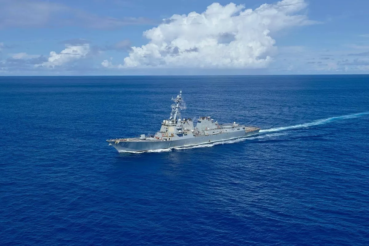 (Foto de ARCHIVO)

El destructor de la Armada estadounidense USS Mason en aguas de Oriente Próximo, donde el Mando Central de las Fuerzas Armadas de Estados Unidos está ejecutando un bloqueo naval contra puertos y costas de Irán



REMITIDA / HANDOUT por CENTCOM

Fotografía remitida a medios de comunicación exclusivamente para ilustrar la noticia a la que hace referencia la imagen, y citando la procedencia de la imagen en la firma

29/4/2026