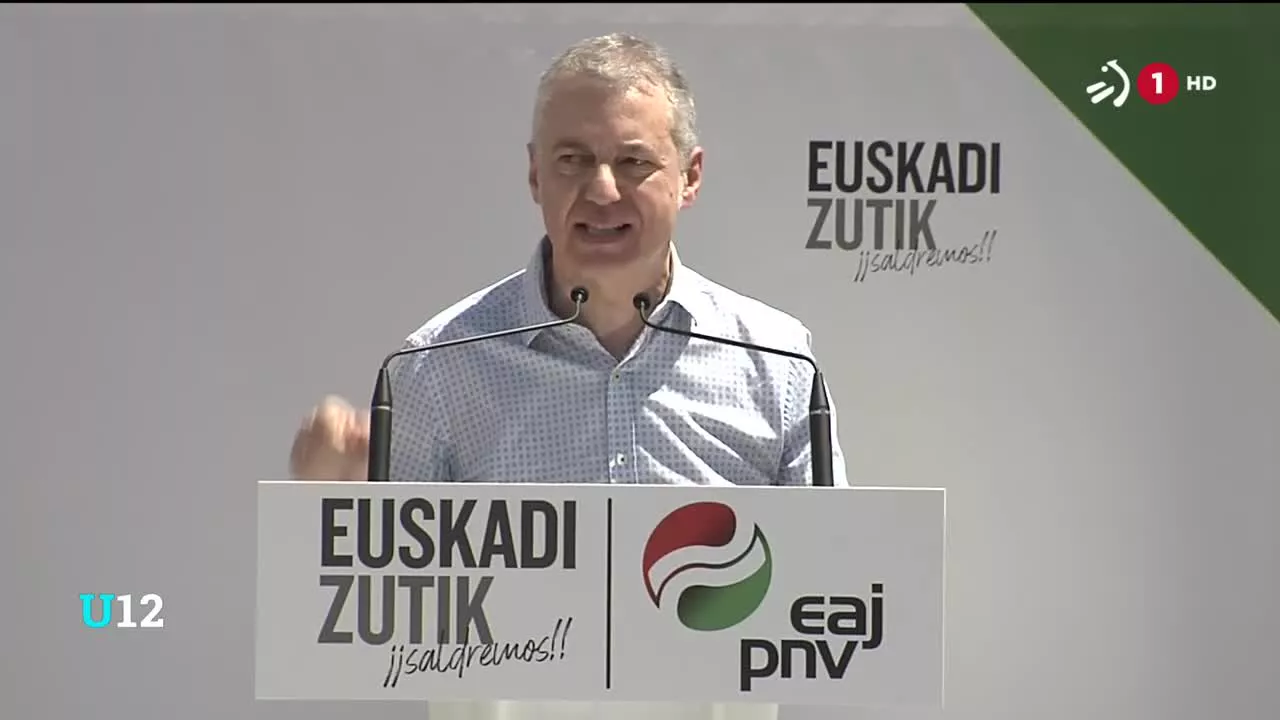 Euskadi Buru Batzarraren presidenteak euskal selekzioaren kamiseta jantzita elkarlanerako deia egin dio gizarteari.