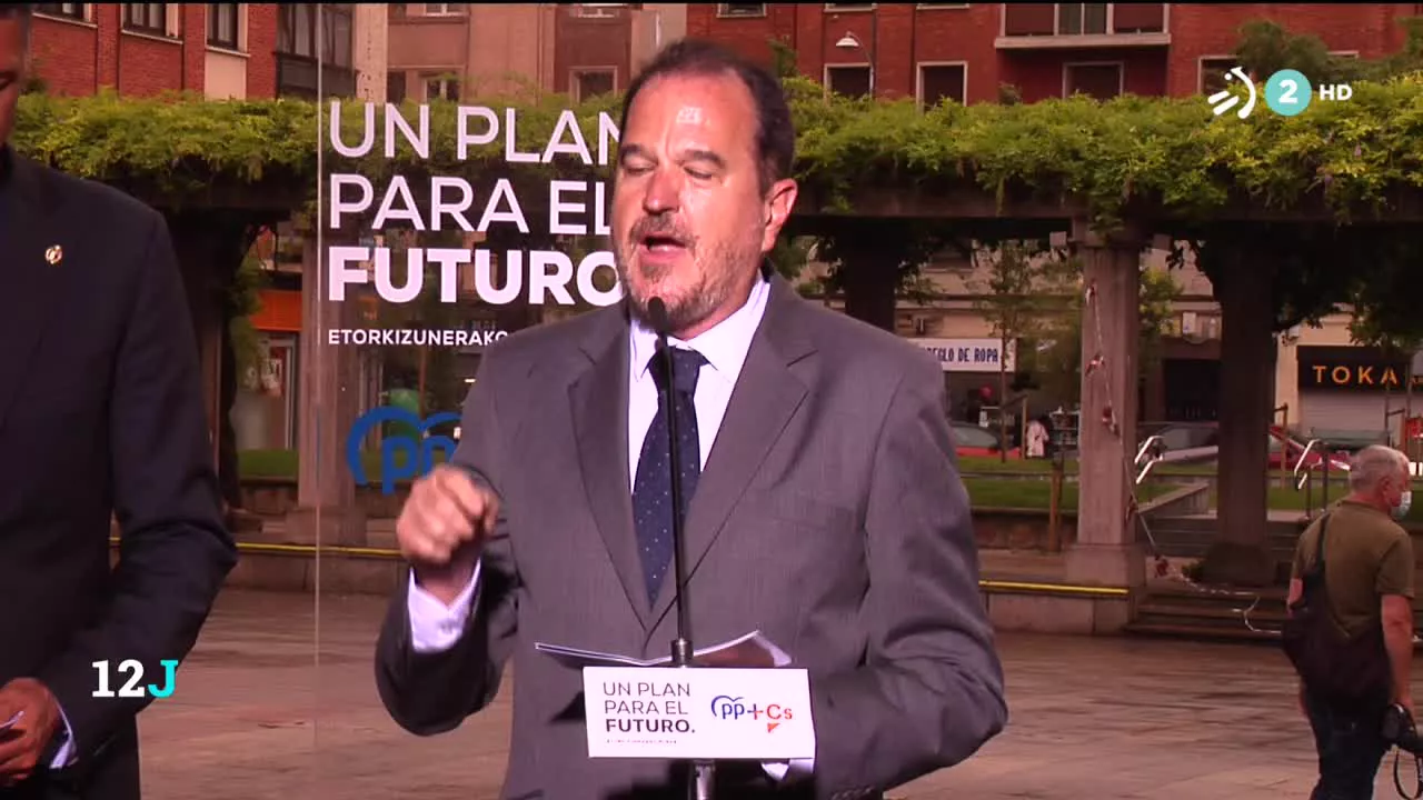 La coalición PP-Cs dice que la ocupación ilegal es inaceptable y aprovechan la experiencia del alcalde de Badalona, Xavier Garcia Albiol, para presentar un plan.