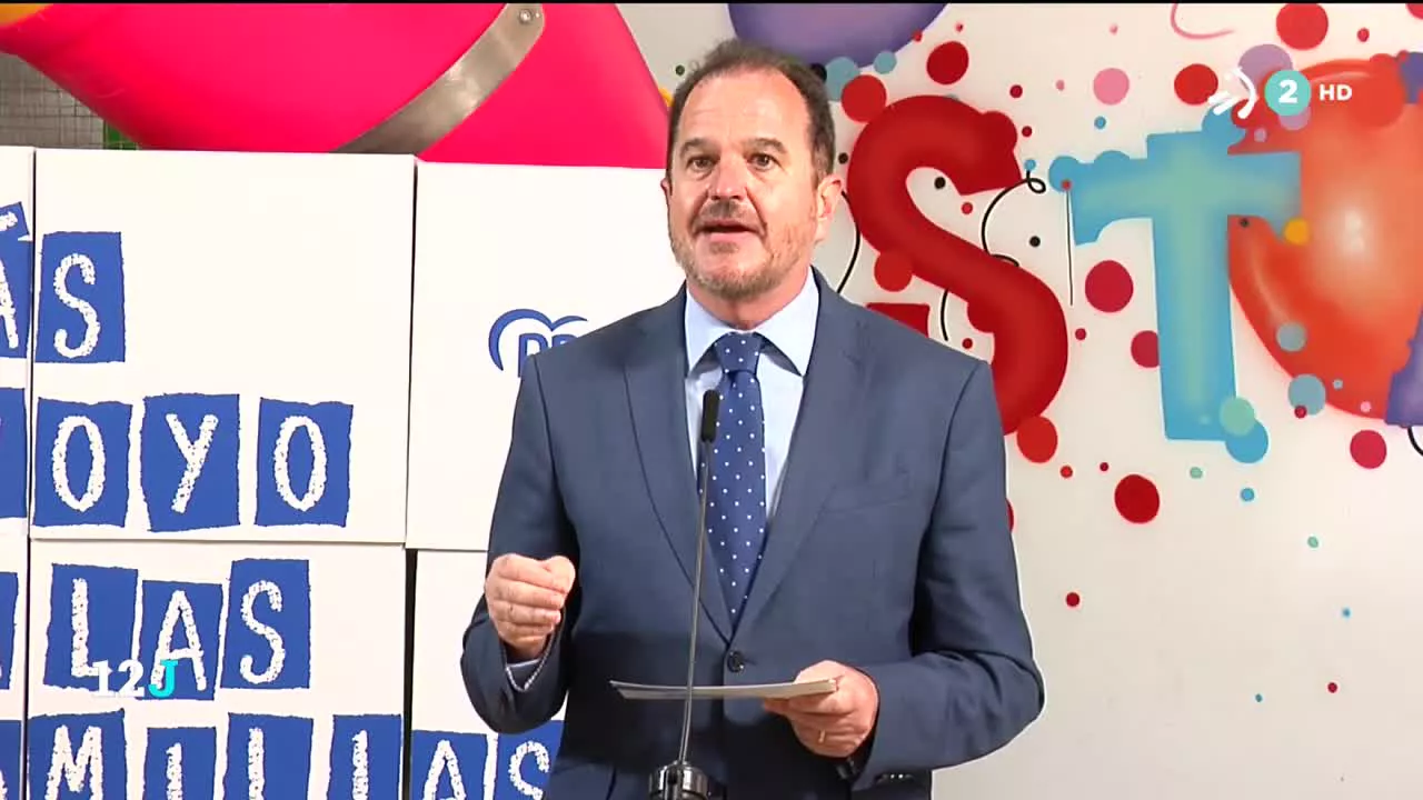 Carlos Iturgaiz ha propuesto un plan integral de ayuda para las familias que han sufrido las peores consecuencias de esta crisis.