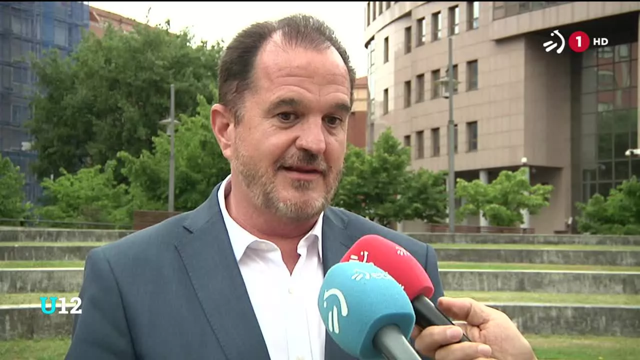 Hain justu, Barakaldoko ekitaldian izan da Alfonso Fernandez Mañueco, Gaztela Leongo presidentea. Euskadin politika arrakastatsu horiek ezarri nahi lituzke Iturgaizek.