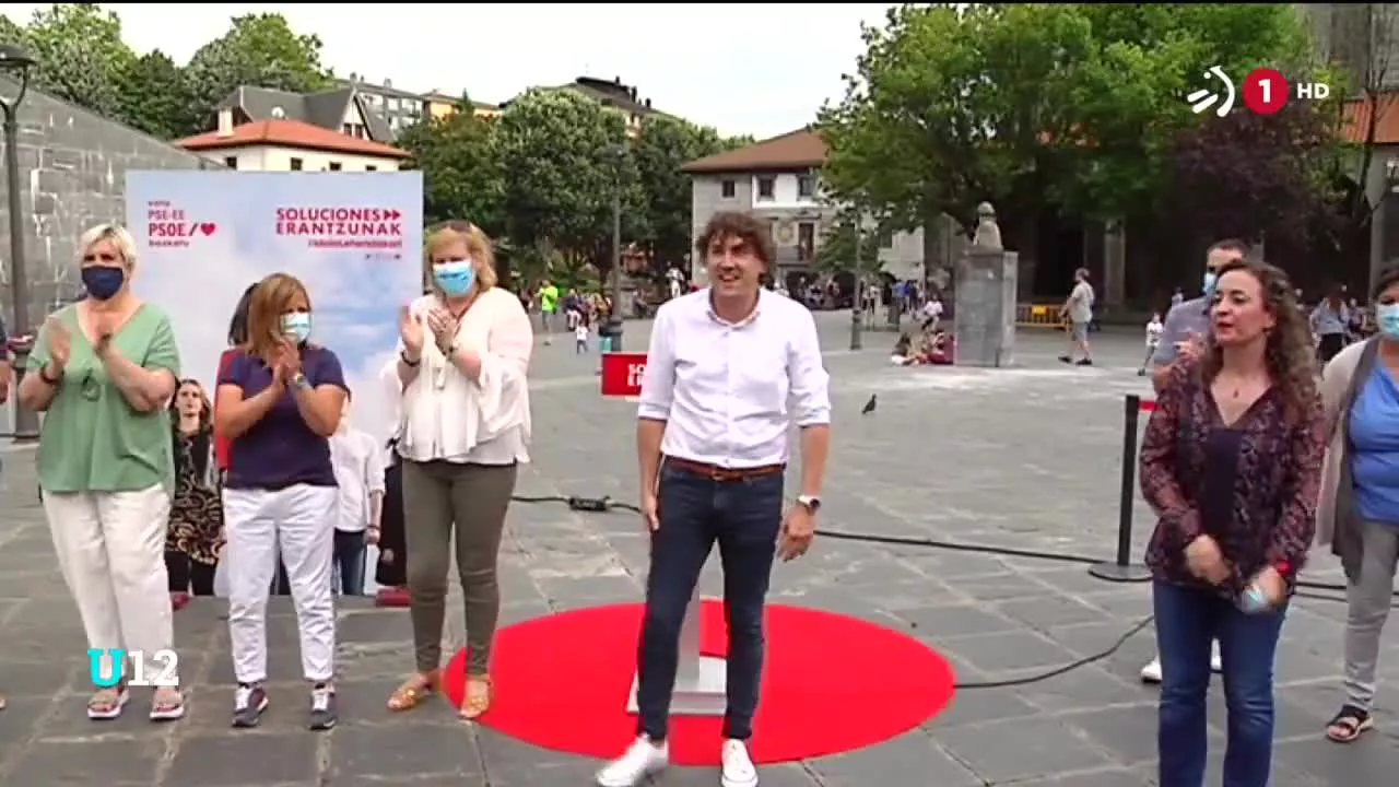 Igandean, botoa eman aurretik, koronabirusak utzitako krisiari aurre egiteko zein den aukerarik egokiena pentsatzea eskatu du Andoainen Eneko Anduezak.