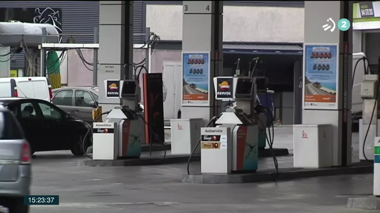 Roza los 1,36 euros por litro de media en junio, un nivel nunca visto desde octubre de 2014, pese a que entonces el coste del petróleo era un 37% más caro que en la actualidad.