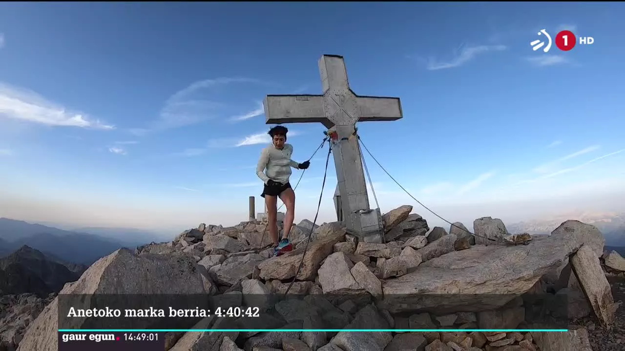 Oihana Kortazar Elgetako mendi korrikalariak 4:40:42 denbora behar izan du ibilbidea betetzeko,1998an Enmma Rocak ezarritako marka 22 minutuan onduz.