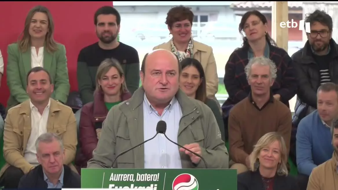 El presidente del EBB ha advertido de la entente vasco-española formada por EH Bildu y Podemos con el objetivo de desalojar a los jeltzales y hacer experimentos.