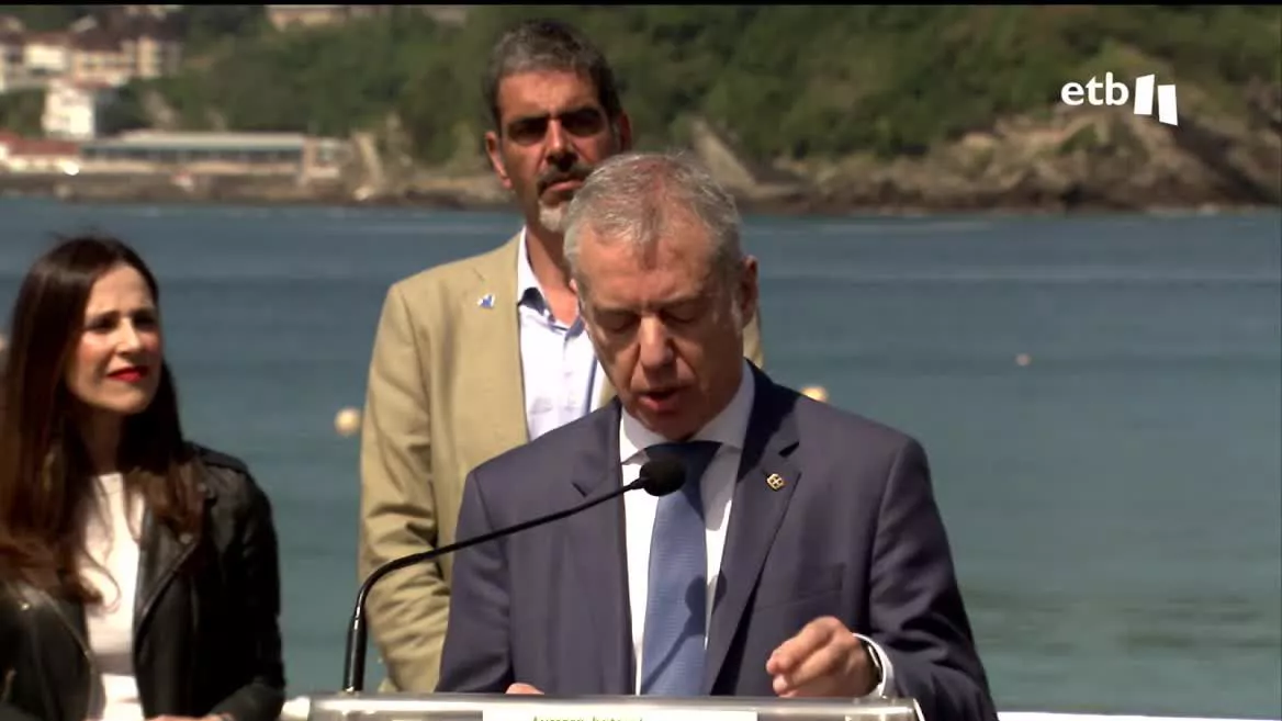 "Eider Mendoza ha dicho que la decisión está entre PNV y EH Bildu; ""entre avanzar o retroceder"", ha advertido. Asimismo, ha advertido del peligro de no votar."